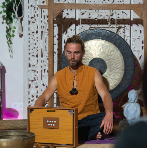 Lisa Joanes | Retiros, Meditações, Academia